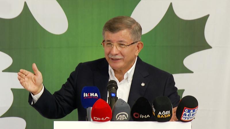 Davutoğlu'ndan 'dövize endeksli mevduat' yorumu: Bu milletin cebinden katmerli faiz veren dolarla vaftizlenmiş hazine garantili faizdir!