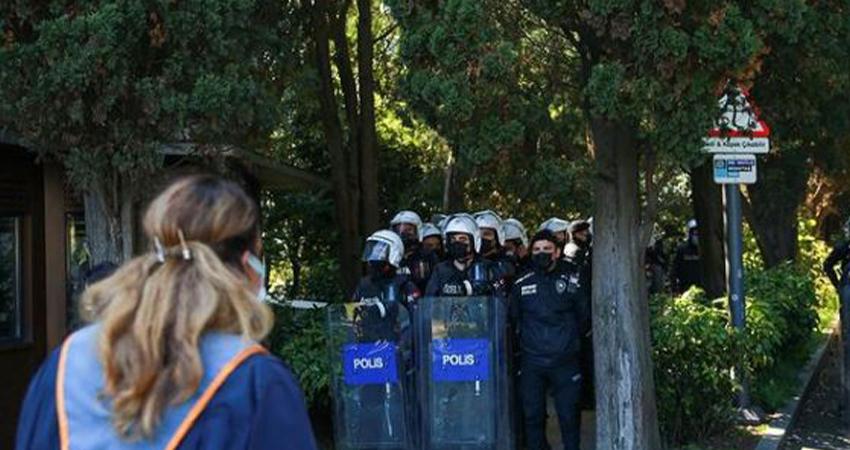 Boğaziçi Üniversitesi Yurtdışı Topluluğu: Bu gençlere yaşatılan travmanın hesabını vermelisin Naci!