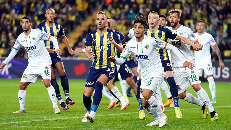 Fenerbahçe, Alanyaspor'a uzatmalarda kaybetti