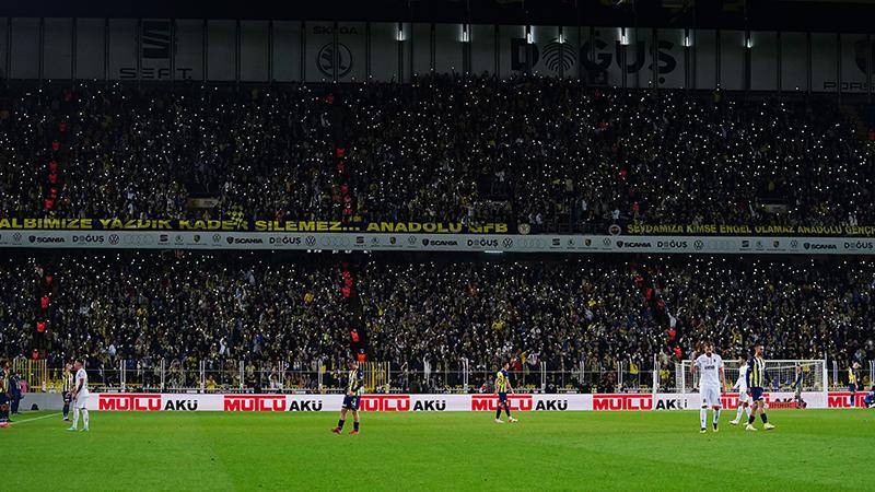 Kadıköy'de "yönetim istifa" tezahüratları!