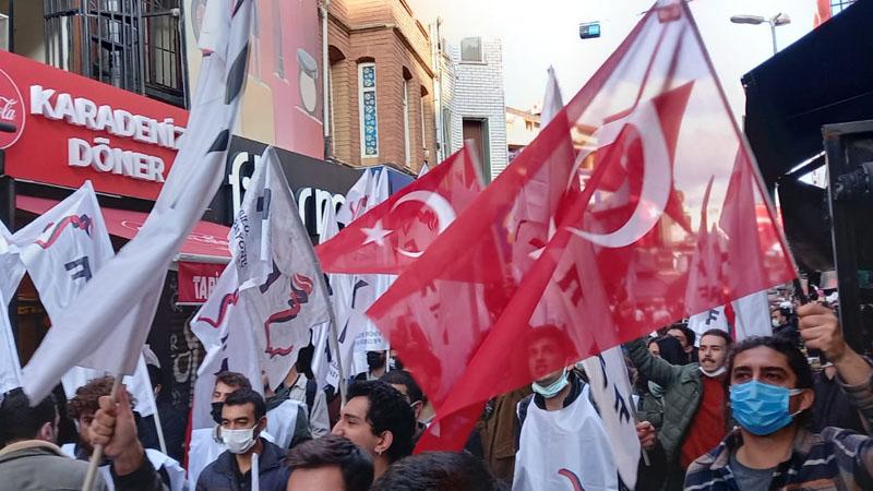 Beşiktaş'ta Fikir Kulüpleri Federasyonu'nun '29 Ekim' yürüyüşüne polis müdahalesi 