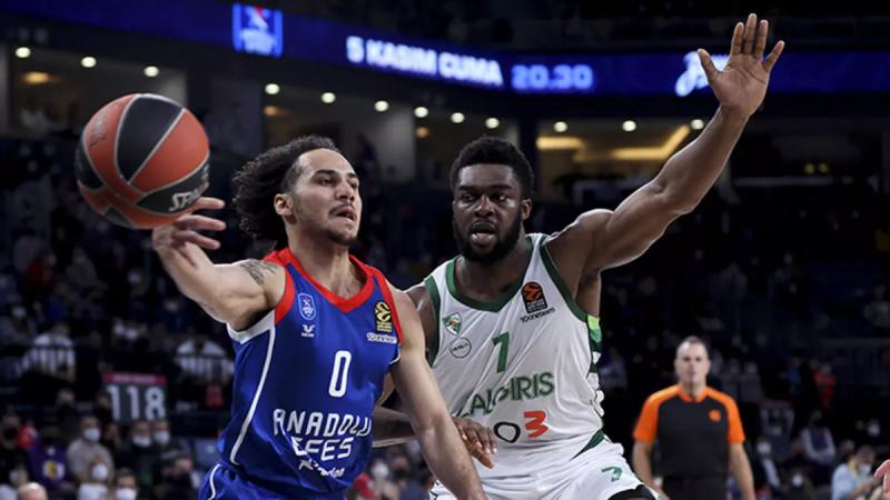 Anadolu Efes'te 7 oyuncuya Koronavirüs teşhisi kondu