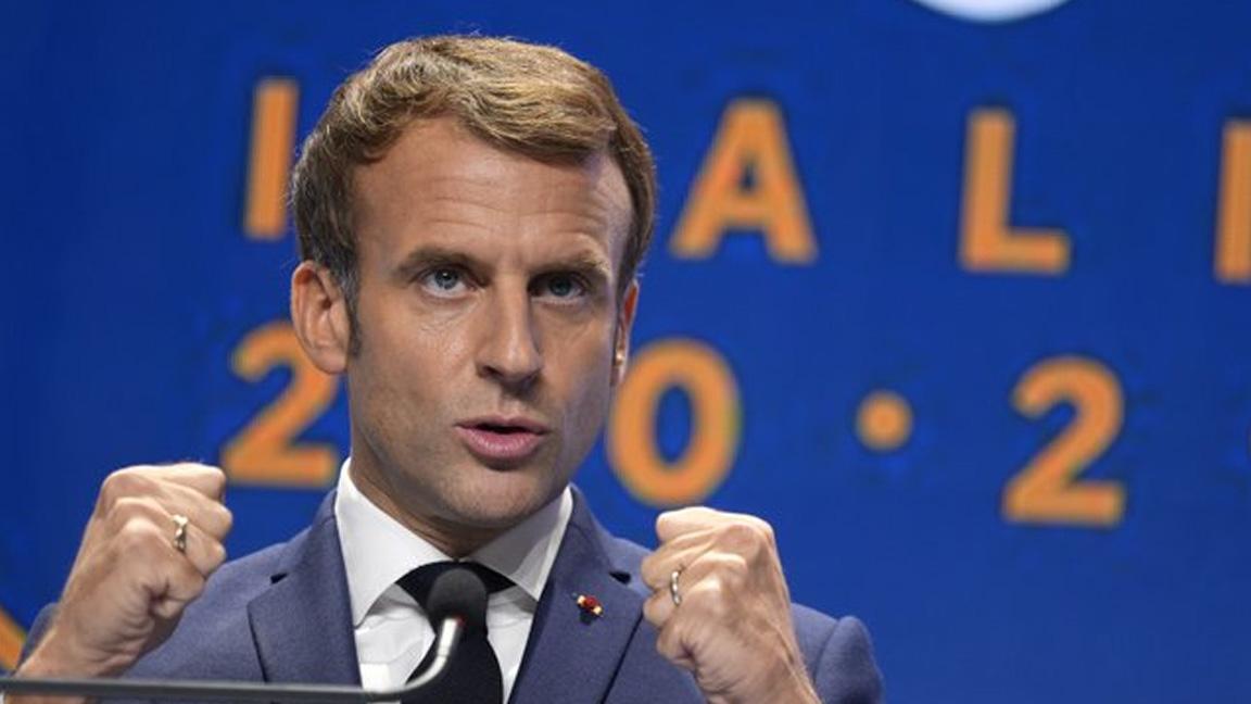 Macron: Zorunlu Covid aşısı bir olasılık ancak öncelik değil