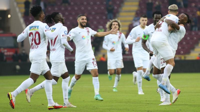 Hatayspor, Antalyaspor karşısında 3 puanı 3 golle aldı