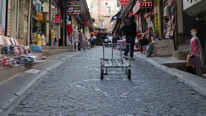 Yeni Akit yazarı: Türkiye’nin ekonomi ve maliye politikasının çok iyi yönetilmediği bir gerçek