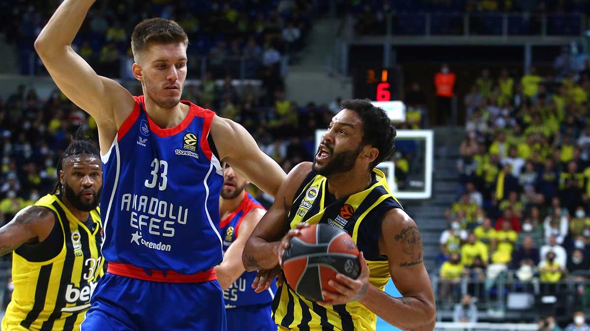 Euroleague'deki Türk derbisinde kazanan Anadolu Efes