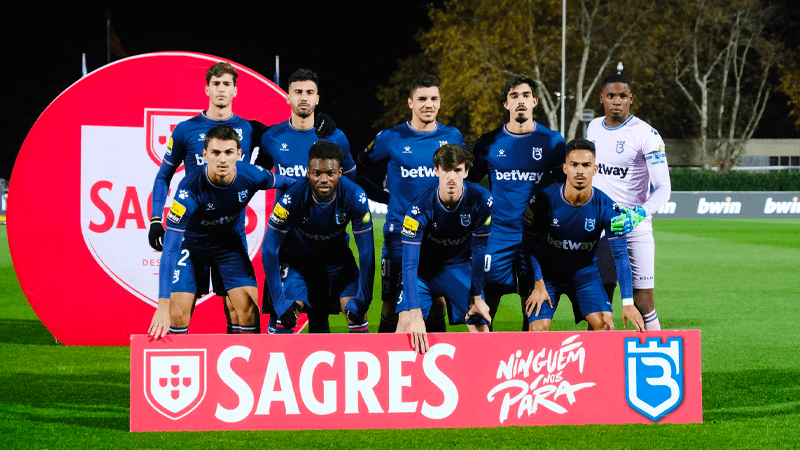 Belenenses, Benfica maçına 9 kişiyle çıktı; ilk dakikadan kendi kalelerine gol attılar