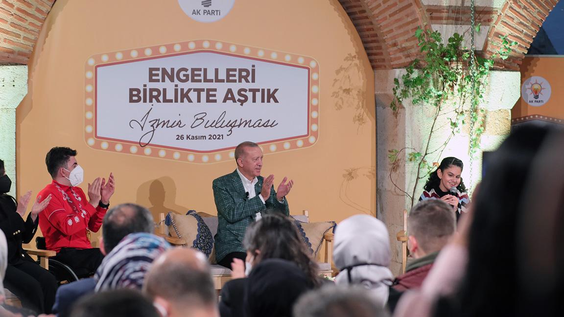 Erdoğan: Devletin şefkat şemsiyesi dışında kimsenin, hiçbir vatandaşımızın kalmaması için özel gayret gösterdik 