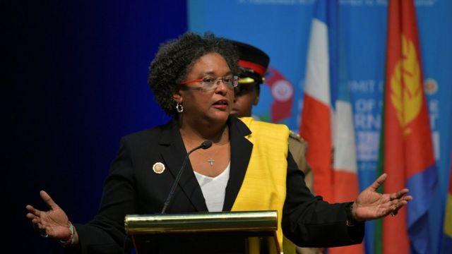 Barbados'da monarşi dönemi sona eriyor; ülkenin ilk cumhurbaşkanı bir kadın olacak