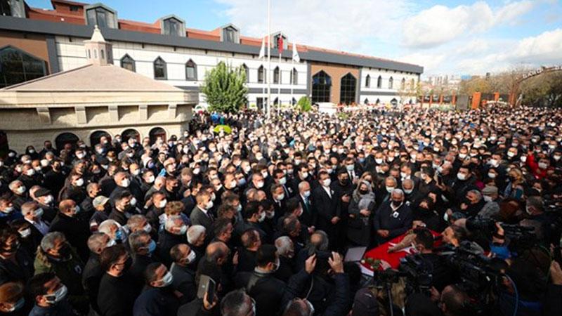 İmranlı Belediye Başkanı Murat Açıl, son yolculuğuna uğurlandı