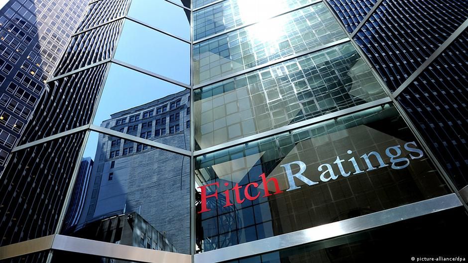 Fitch Türkiye'nin kredi notu görünümünü düşürdü