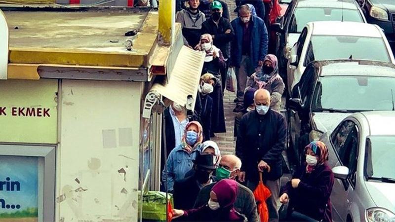 Karar yazarı Elif Çakır: Ucuz ekmek kuyrukları Beştepe'nin penceresinden bile görünüyordur artık