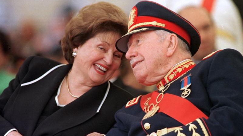 Lucia Hiriart ve Augusto Pinochet 