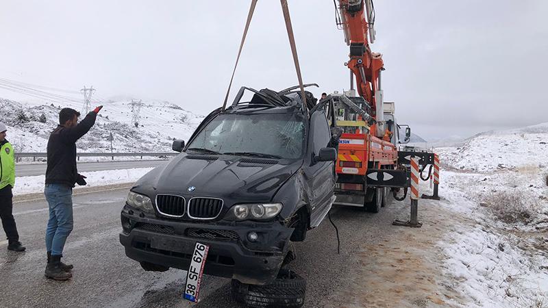 İçinde askerlerin bulunduğu otomobil kaza yaptı; 1 ölü, 3 yaralı