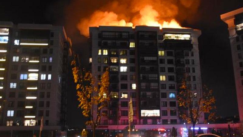 İşten kovulduğu için 11 katlı binayı kundaklayıp yangın söndürme sistemindeki vanaları kapatan apartman görevlisi tahliye edildi