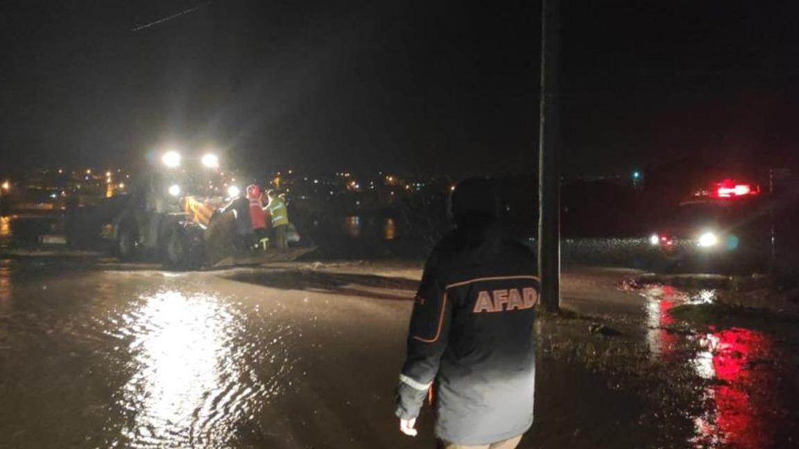 Edirne'de selde mahsur kalanlar tahliye ediliyor