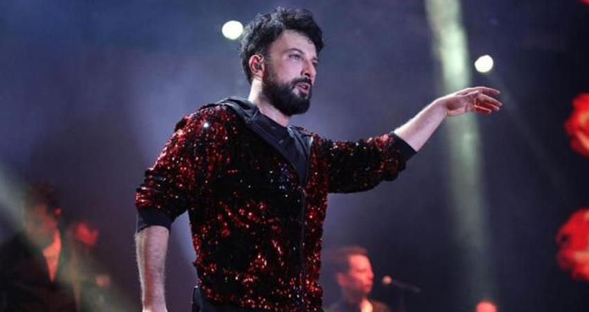 Tarkan 2 yıl sonra yılbaşında sahne aldı