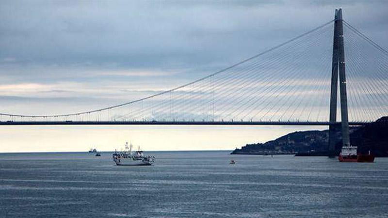 İstanbul Boğazı geçici olarak gemi trafiğine kapatıldı