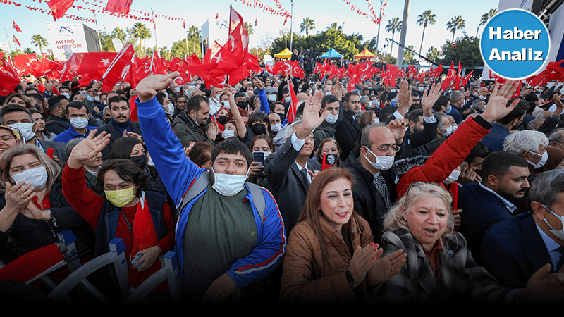 Kılıçdaroğlu ile Akşener, siyasetin odağındaki meydanda bir arada