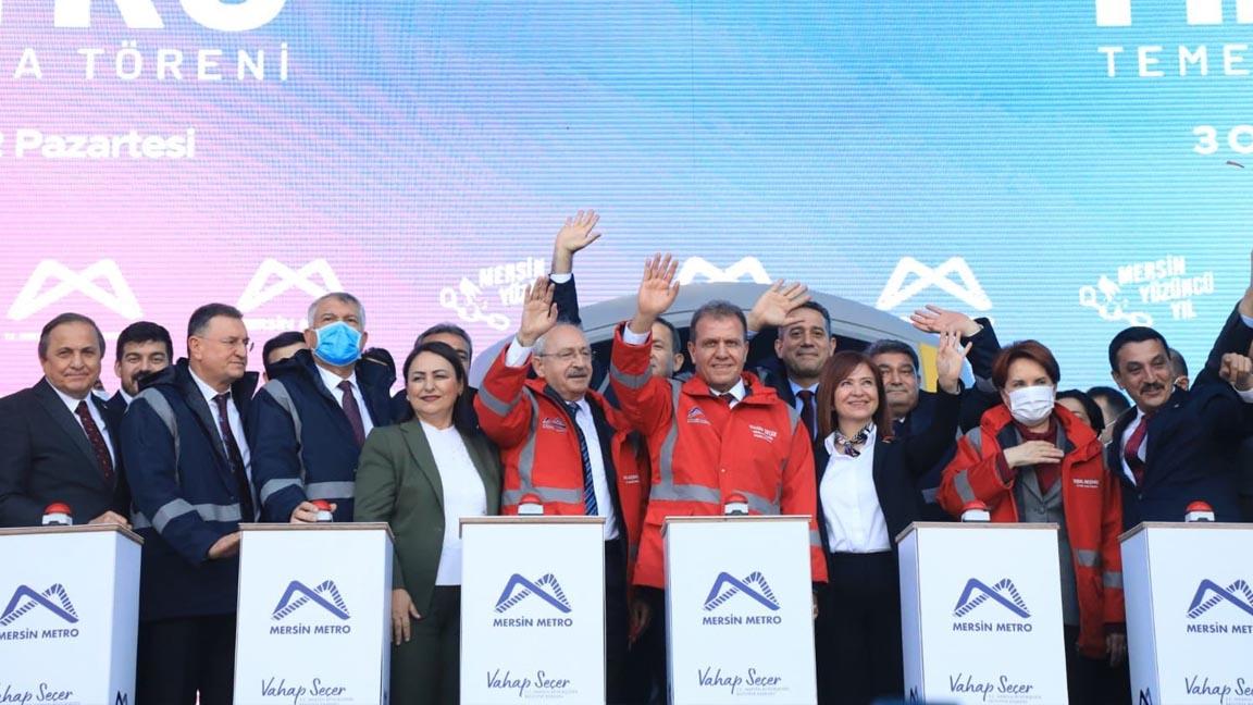 İmamoğlu'ndan Mersin'de metro temeli atan Vahap Seçer'e tebrik: Bu projeler iktidara yürüyüşümüzün kilometre taşlarıdır 