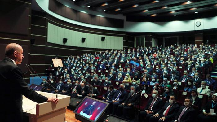 Erdoğan’dan “orta çağ zihniyeti” tepkisi: CHP Genel Başkanı bu skandalı karanlıkta ıslık çalarak geçiştiremez, bedelini ödeyecek!