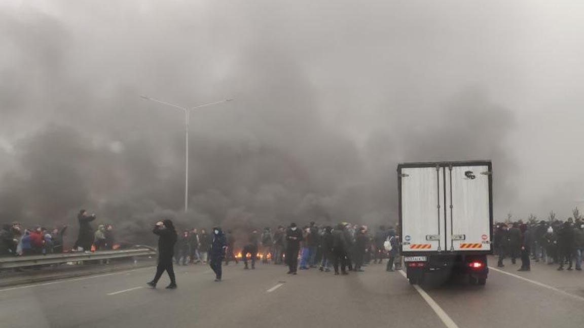 Rusya, Kazakistan'a gönderilen barış gücünün güvenlik güçlerinin operasyonuna dahil olmadığını açıkladı