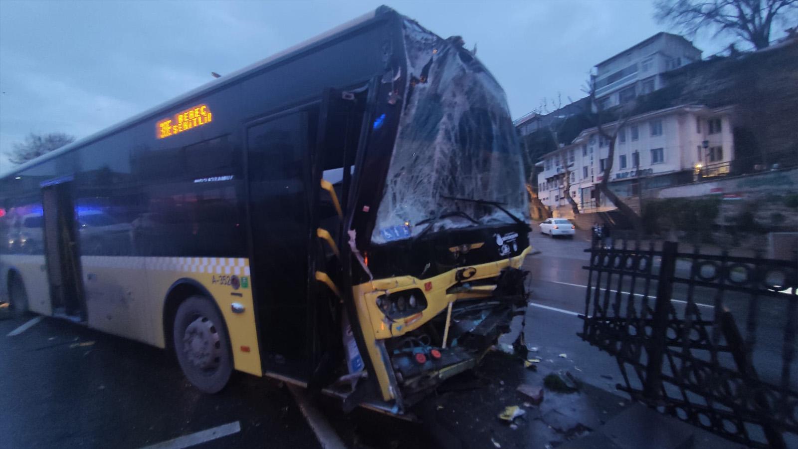 İstanbul'da İETT otobüsleri çarpıştı: 8 kişi yaralandı