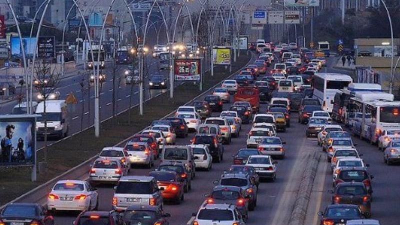 AKP ilçe başkanının “3 yılda canım Ankara’nın trafiğini berbat ettiniz” paylaşımında kullandığı fotoğraf 2015 yılına ait çıktı