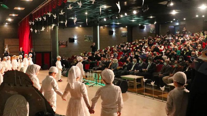 İsmail Saymaz: Dün Rize’de sıbyan mektebine giden çocuklar tavaf ettirildi, el kadar kızların başı bağlandı