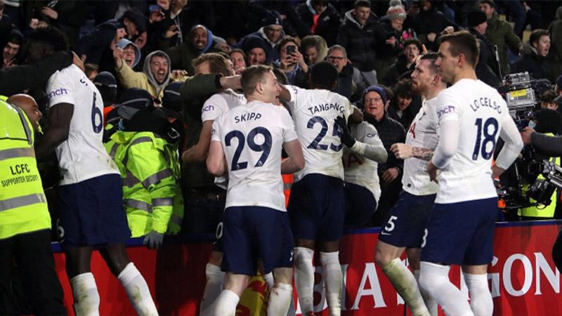 Premier Lig'de tarihi geri dönüş: Tottenham, 90+5. dakikasına 2-1 yenik girdiği Leicester maçını 3-2 kazandı