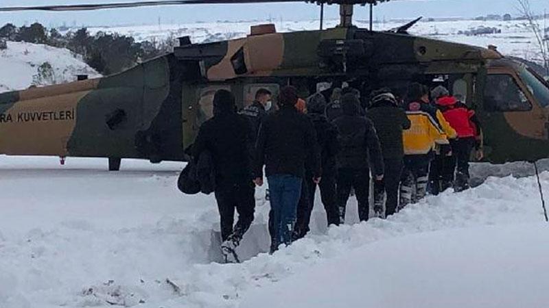 Arnavutköy Devlet Hastanesi'nden askeri helikopterle hasta sevk edildi