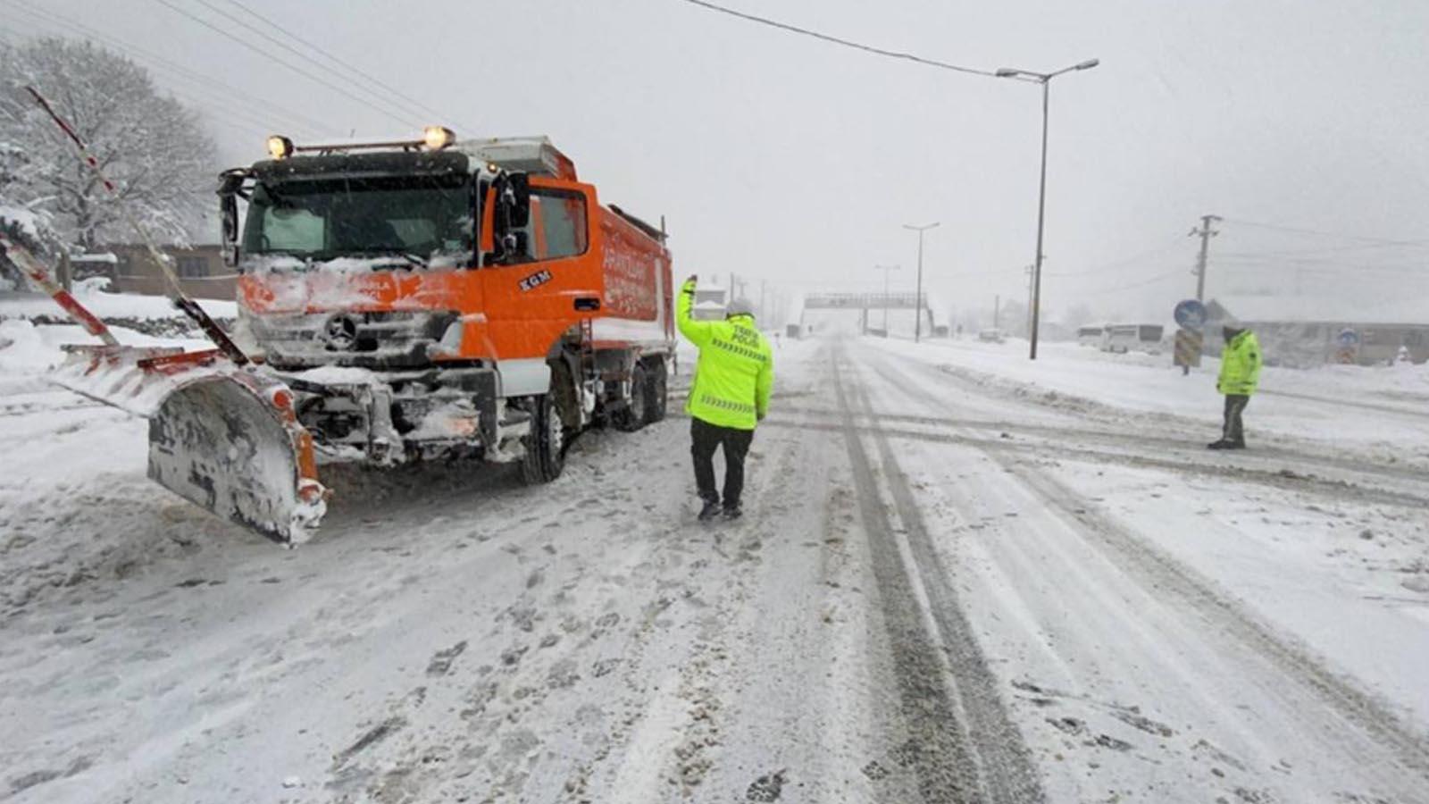 Karayolları Genel Müdürlüğü Türkiye genelinde yol ağlarındaki son durumu paylaştı