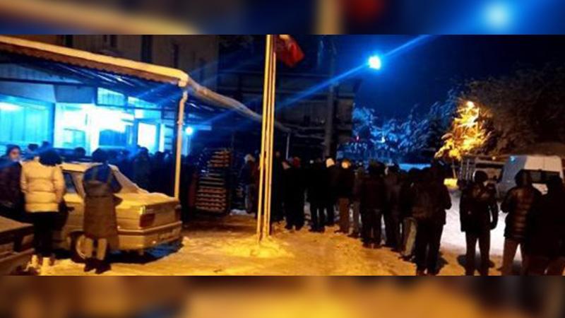 CHP Kırşehir İl Başkanı Genç: Ne yazık ki ekmek kuyrukları artık gece başlıyor