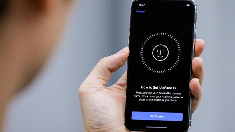 Apple'dan yeni özellik: Face ID artık maskeyle de çalışacak