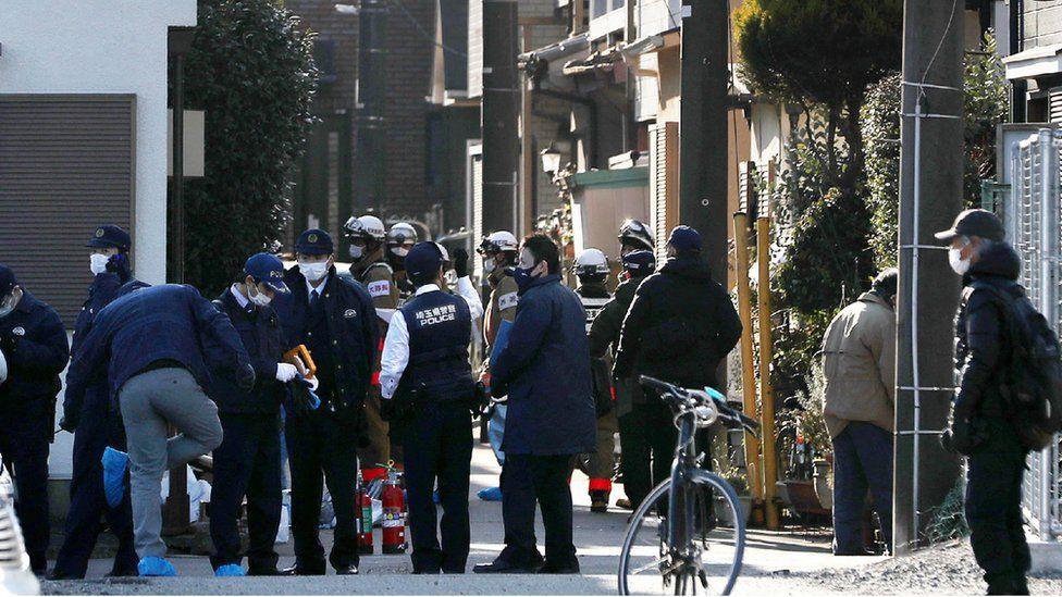 Japonya'da bir adam evine giden üç sağlık çalışanını rehin aldı; bir doktoru öldürdü