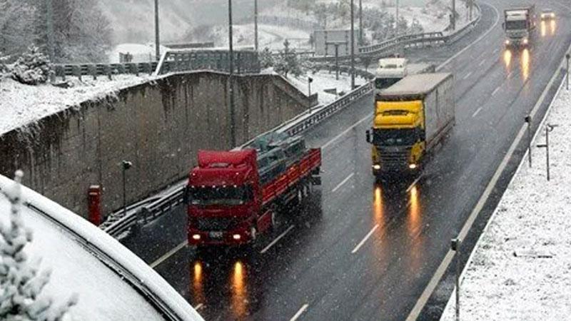 TEM'de kar temizliği: İstanbul yönü kapatılacak