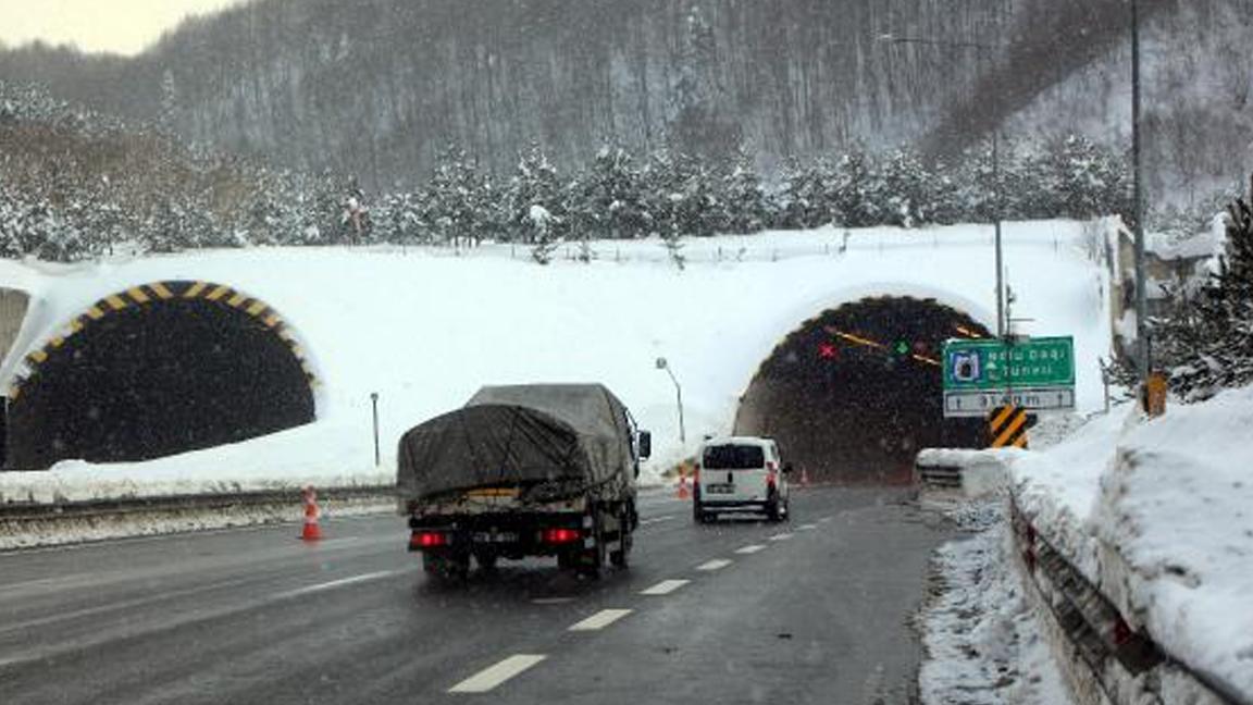 Bolu Dağı'nın İstanbul istikameti kar temizliği için trafiğe kapatılacak