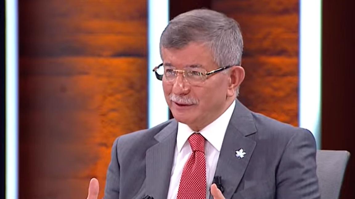 Davutoğlu: Türkiye'nin meselesi bir kişinin gidip, diğer kişinin gelmesi değil; bu iktidarla birlikte yolsuzluk düzeni gitmeli