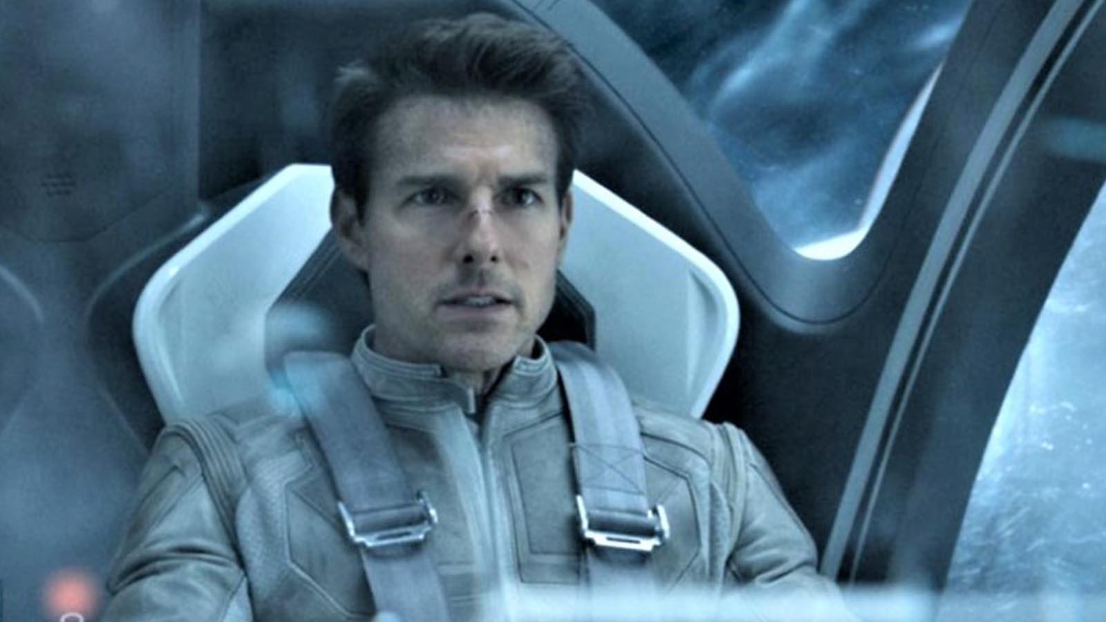 NASA astronotu, uzayda film çekmeye hazırlanan Tom Cruise'u yardı: Soyunma odası gibi kokuyor