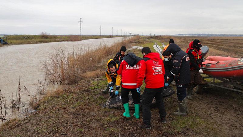 Sağlık Bakanı Koca’dan Yunan mevkidaşına: Sınırdan çevrilen göçmenlere ulaştığımızda 16’sı maalesef donarak ölmüştü, insanlık ölmemeli!