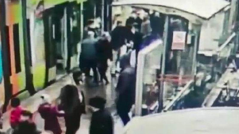 Beyazıt tramvay durağında silahlı kavga 