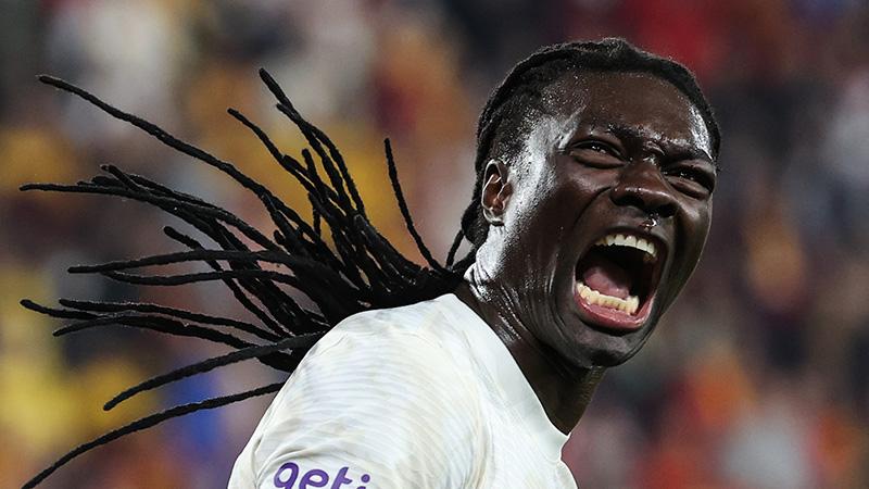 Bafetimbi Gomis: Türkiye'nin en büyük kulübü olan Galatasaray'ı hak ettiği yere taşımak istiyoruz