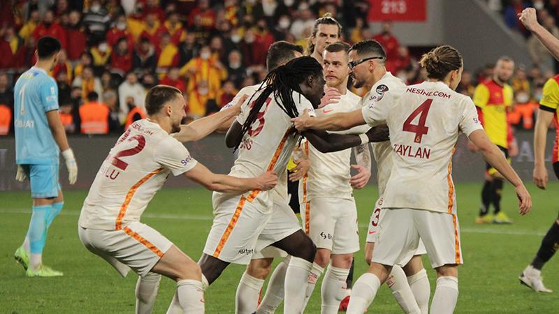 Göztepeli yönetici, Galatasaraylı futbolcuyu hedef aldı: Utanmaz, terbiyesiz!