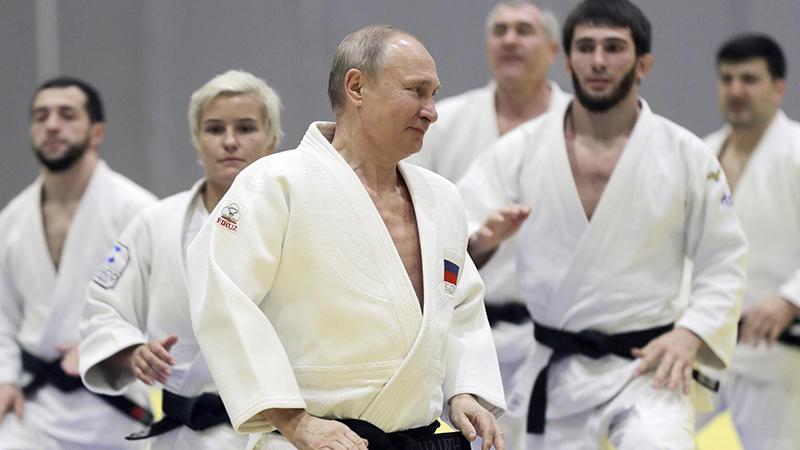 Uluslararası Judo Federasyonu, Vladimir Putin'in onursal başkanlığını askıya aldı