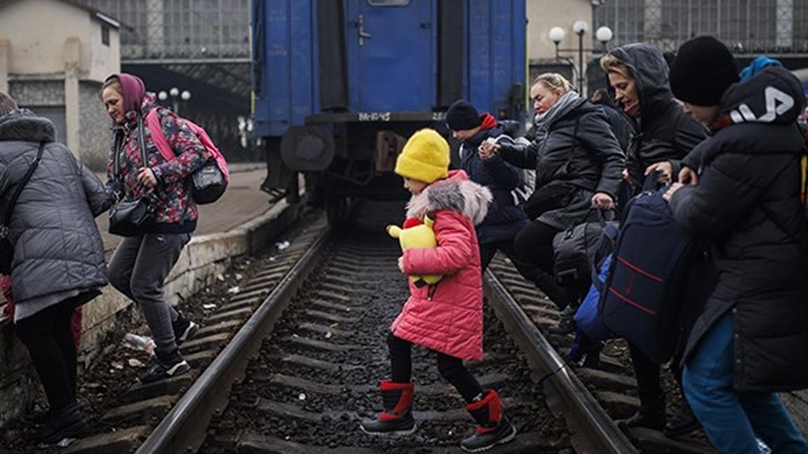 Moskova'nın sunduğu insani koridorların bazıları Rusya ve Belarus'a çıkıyor; Ukrayna'daki sivillerin tahliyesi için önerilen yollar nerede?