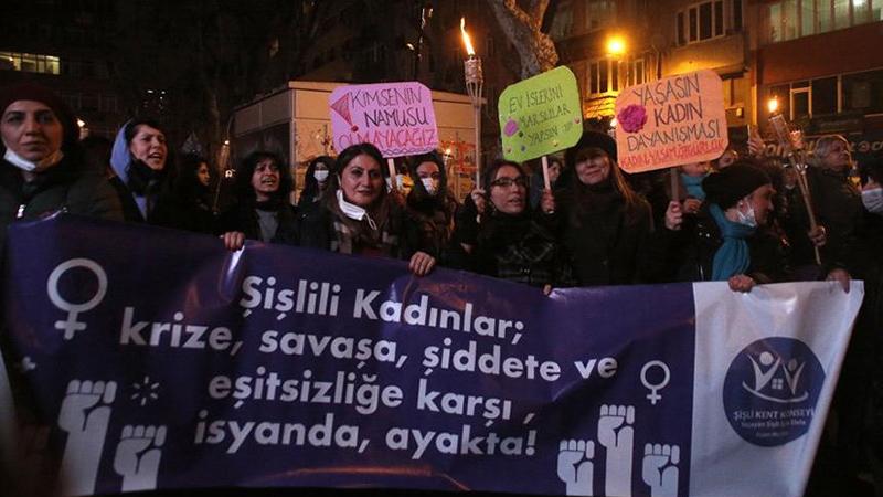 Şişli’de kadınlardan gece yürüyüşü