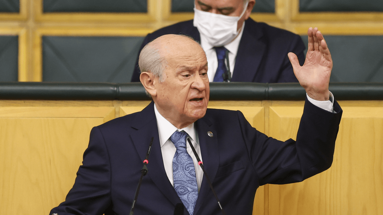 Muratoğlu’ndan Bahçeli’ye: Yaşıtlarının saatlerce kuyrukta beklemesi, yiyecek alacak parayı ancak denkleştirmesi hiç mi zoruna gitmedi?