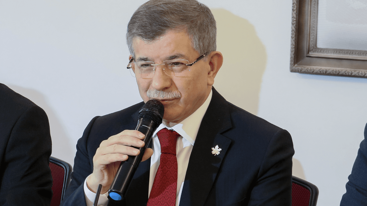 Davutoğlu: Önceliğimiz isim tespiti değil; ittifak yeniden yapılandırılmalı