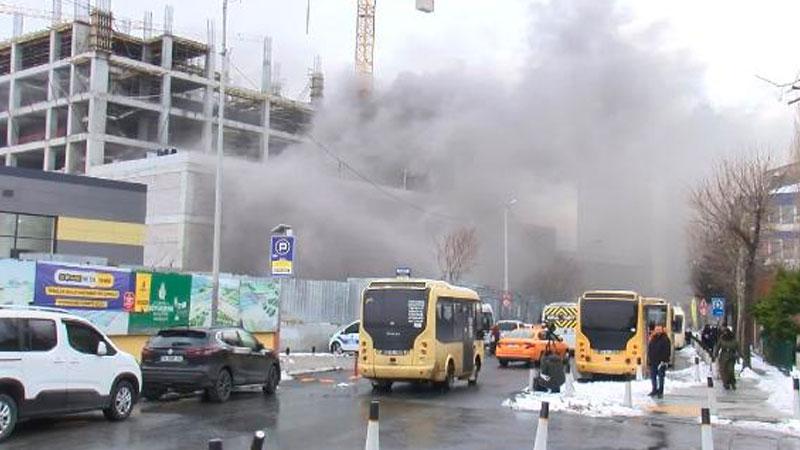 Bağcılar'da hastane ek binasının inşaatında yangın; işçiler tahliye edildi