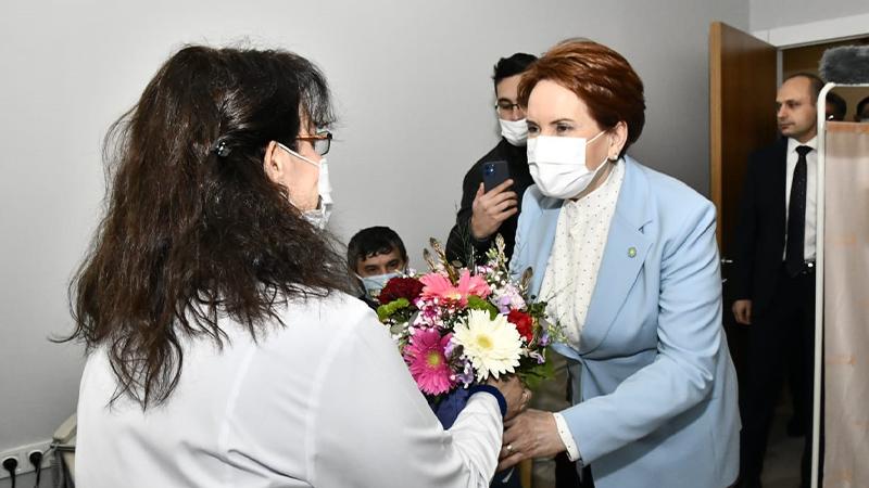 Akşener'den sağlık çalışanlarına ziyaret